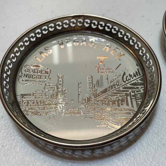 Four vintage metal coasters - Picture 6 of 8